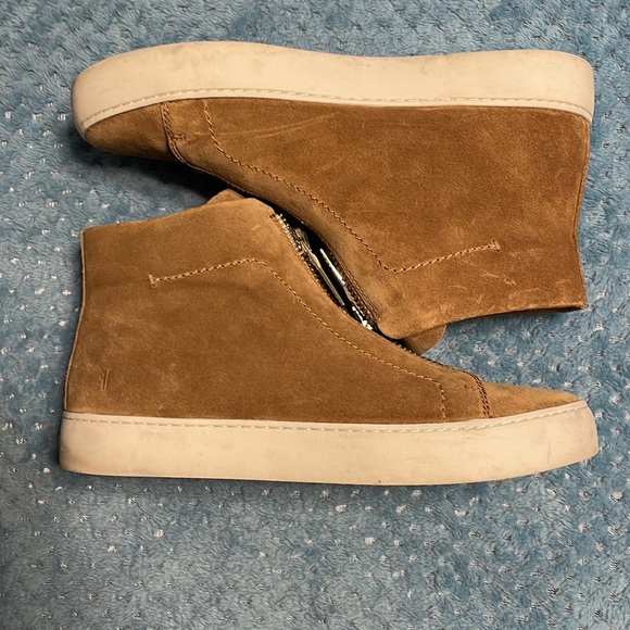 Frye Lena Hightop Zip Sneaker, Tan, Size 9 - Picture 3 of 7